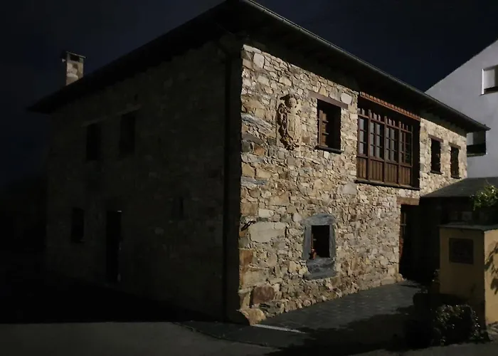 Apartamentos Y Casa La Paredana, Agroturismo
