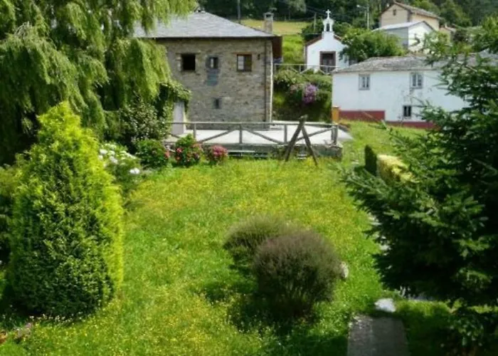 Apartamentos Y Casa La Paredana, Agroturismo