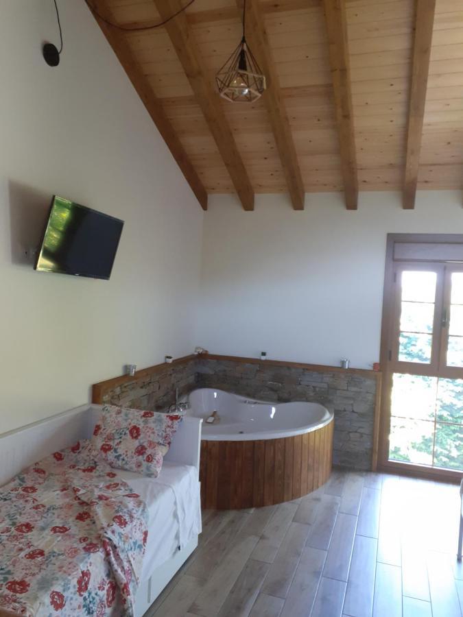 Y Casa La Paredana, Fontoria