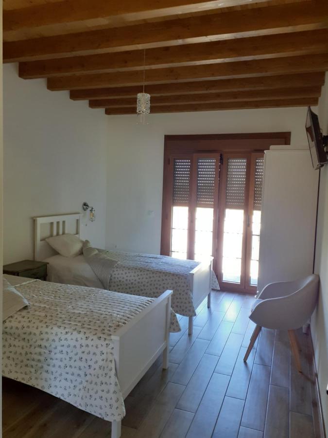 Y Casa La Paredana,