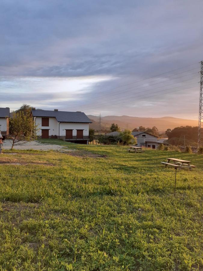 Y Casa La Paredana, Country house *