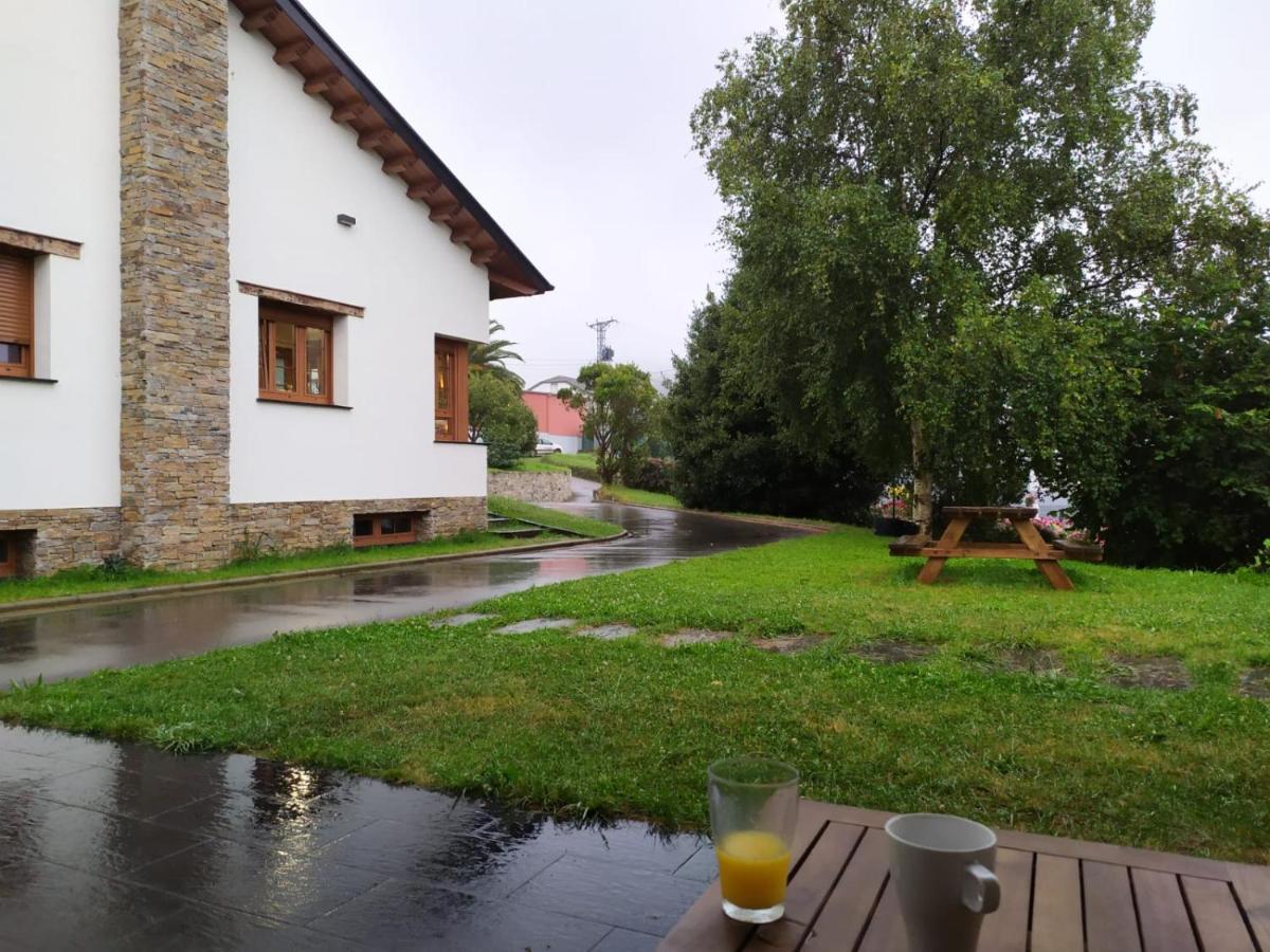 Y Casa La Paredana, *